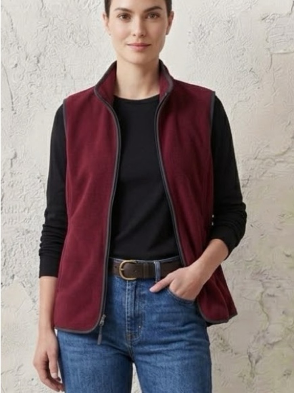 Catalina Red Sleeveless Zip-Up Fleece Vest(Bust 48”
Length 22”)